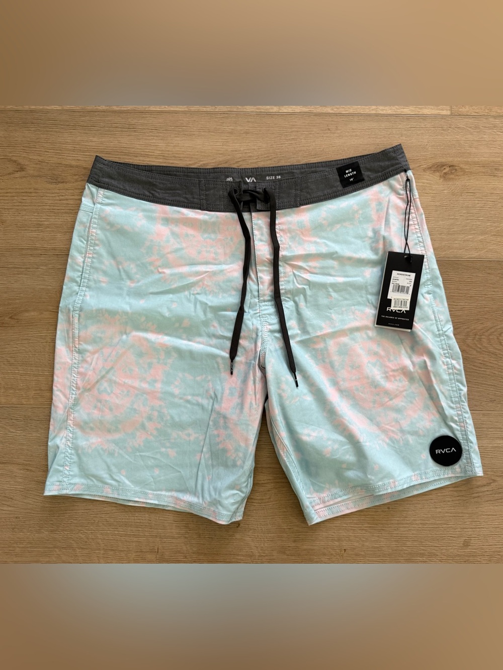RVCA Nature 2-Way Stretch 19” Boardshorts Size 36 Aqua Pink